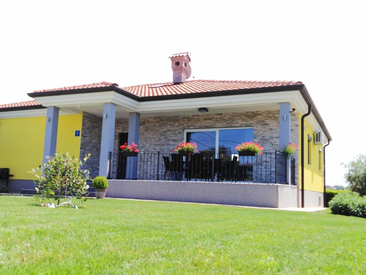 Holiday House Anita Umag Exterior photo